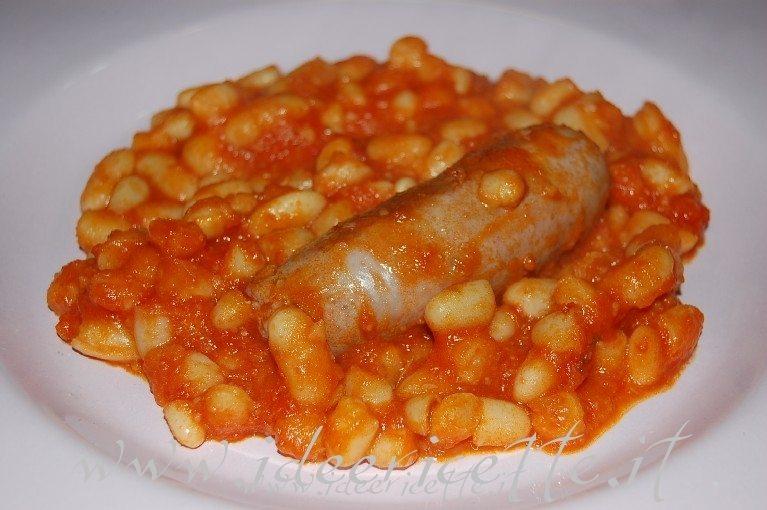 Focacce con fagioli e salsicce